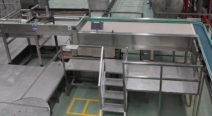 Automatic sterilization cage unloading machine